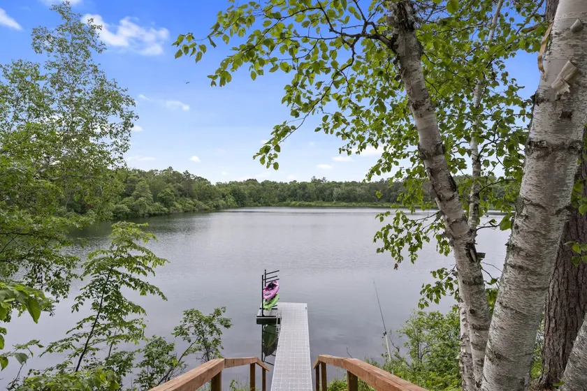 Large Home with lake views and space to entertain friends - Image 1