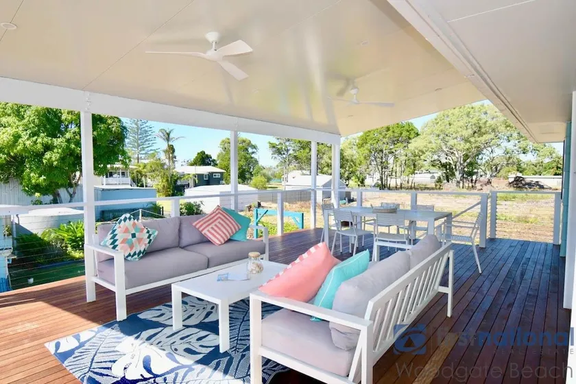 Prime Position, Awesome House, Huge Deck with Sea - Image 1