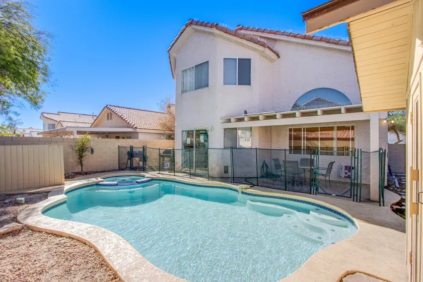 Red Rock Poolside Retreat - Image 1