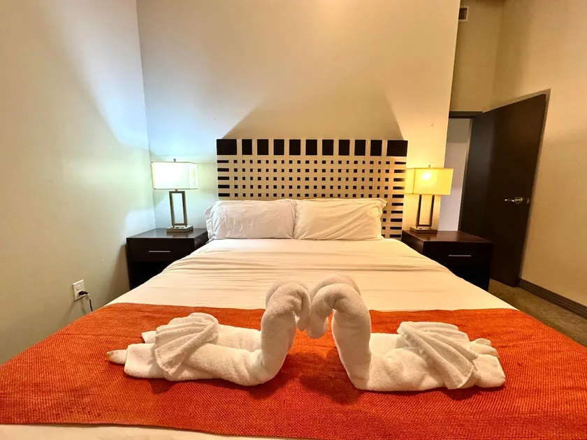 2 BR | 2 Bath | Downtown | Free Valet Parking | 3 - Image 1