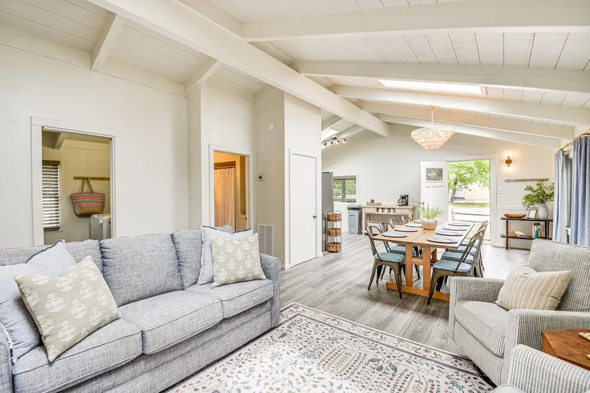 Pet-friendly Buxton Home w/ Balcony, 2 Mi to Beach - Image 1