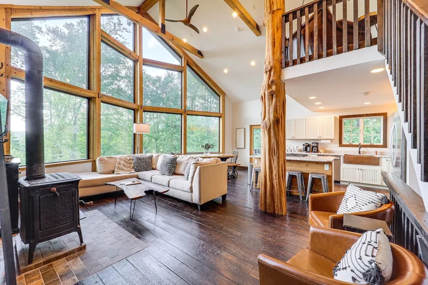 Luxe Appalachian Mountain Cabin w/ Hot Tub, Views - Image 1