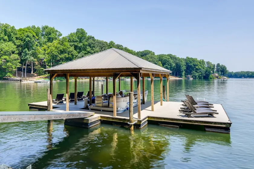 Waterfront w/Dock | Boat | Kayaks | Gym | Pets OK - Image 1