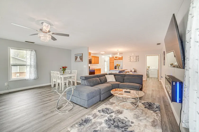 Cozy Illinois Retreat w/ Home Gym & River Views! - Image 1