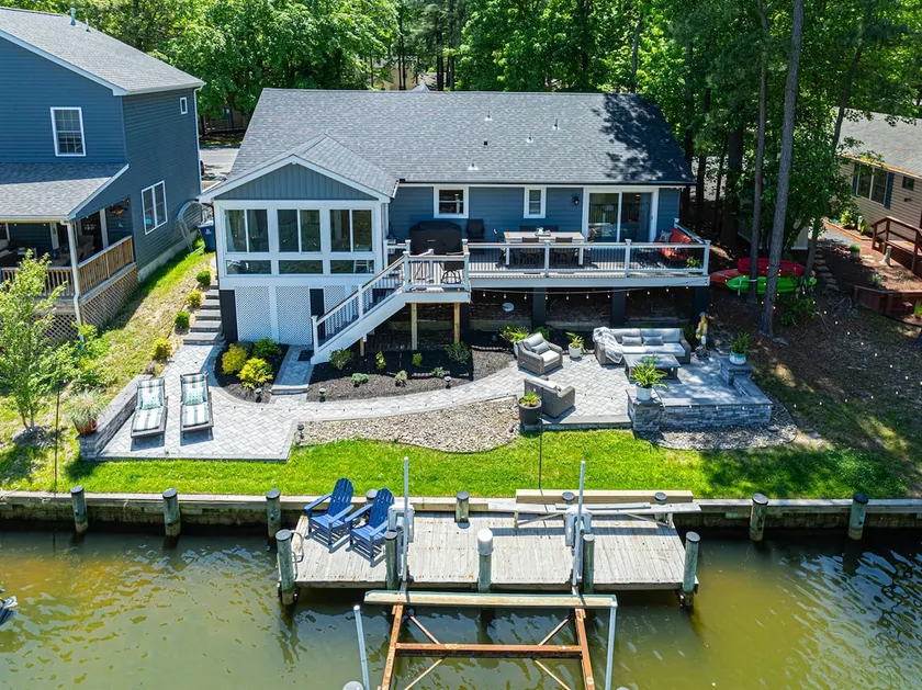 waterfront beach retreat with boat dock - Image 1