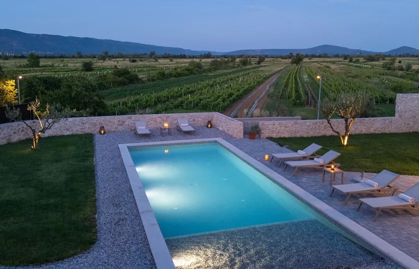 Holiday house Mara with 4 bedrooms, private pool, summer kitchen, panoramic valley views - Image 1