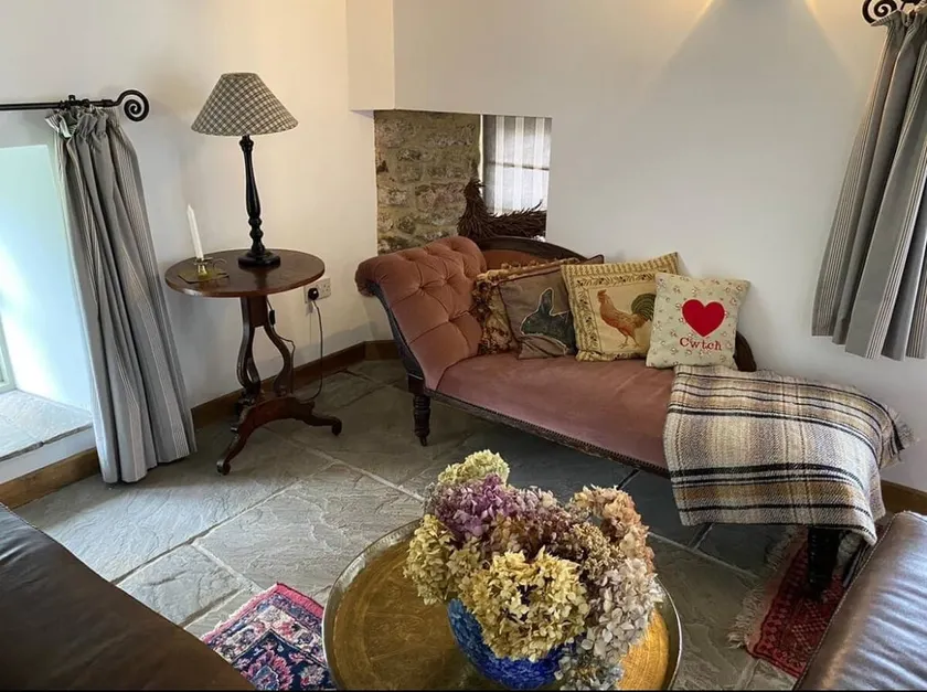 Cohost Partners | 17th-Century Charming ”The Mill” - Image 1