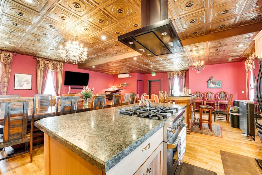 Saloon-style Prosser Loft in WA Wine Country! - Image 1