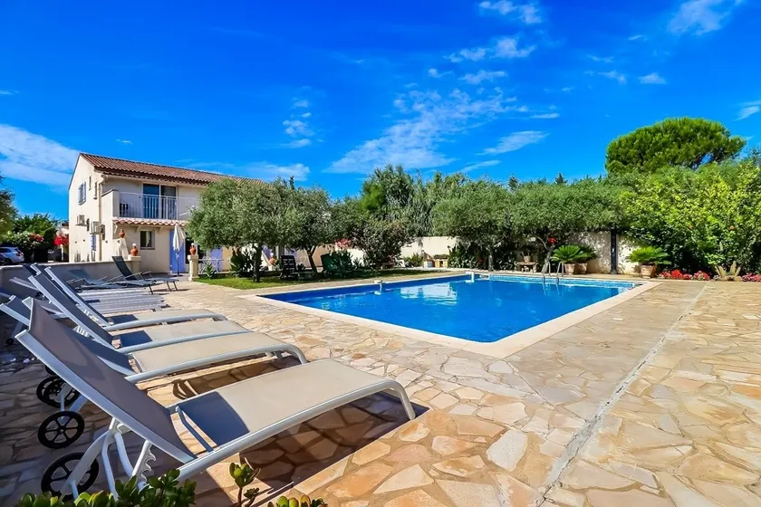 Le Beaucaire 4P – 4p air-conditioned apartment with pool - Image 1