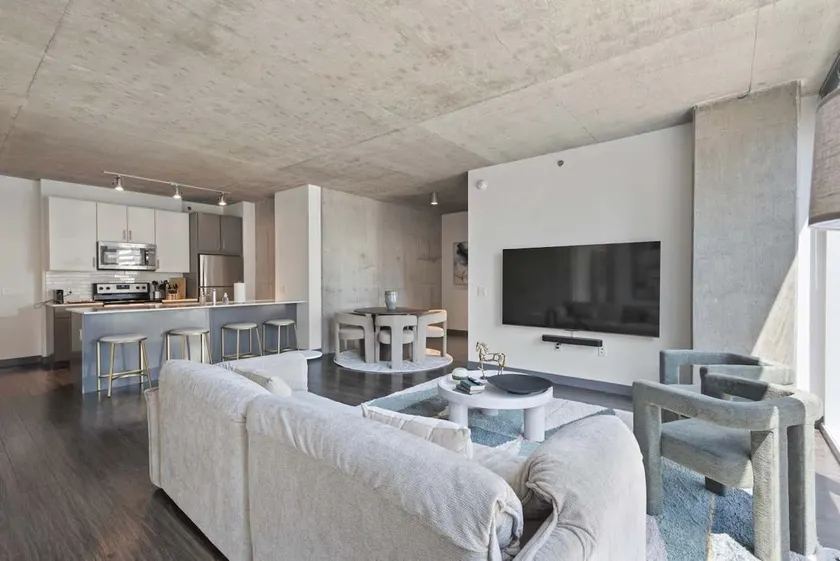 Spacious & Stylish 2BR-2BA Apt Steps from The Bean - Image 1