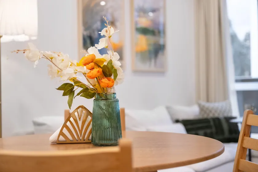 @Modern 1BR CBD Escape w Secure Parking n WiFi - Image 1