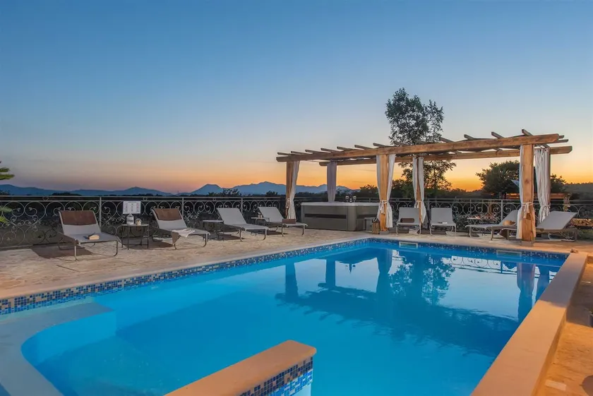 Fantastica villa accogliente e familiare con terrazza, griglia e giardino | Vista sulla città - Image 1