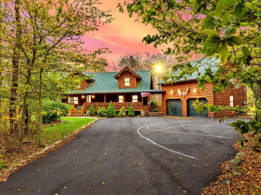 Pocono Log Cabin |Gold Star Community - Image 1