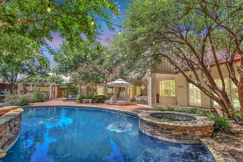 Gatsby Getaway 2 miles to TTU w/Pool+Speakeasy+Bar - Image 1