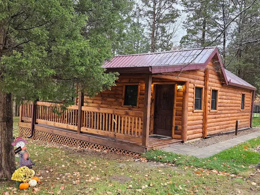 Cedar Rustic Cabin at Lost Trails - Image 1