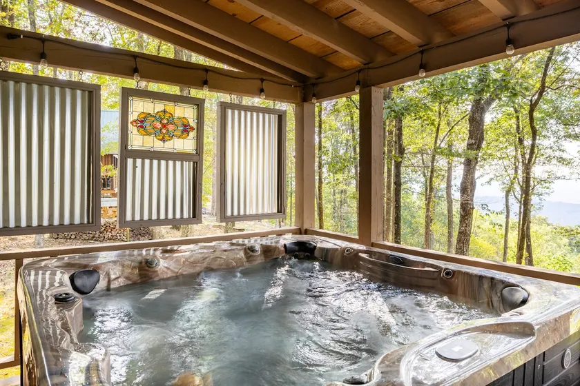 A Bear Lair - Hot Tub - Mountain & Sunset Views - Image 1