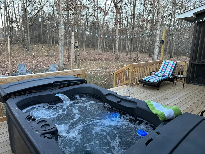 Bird House | Hot Tub, Large Yard, Horses Nearby - Image 1