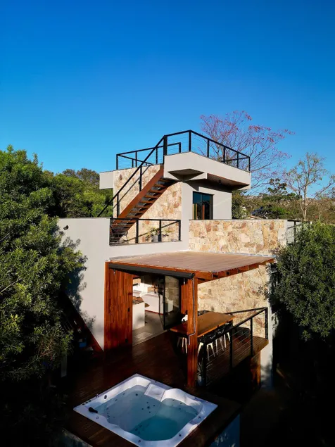 Beautiful chalet with complete structure, Jacuzzi and view - Image 1