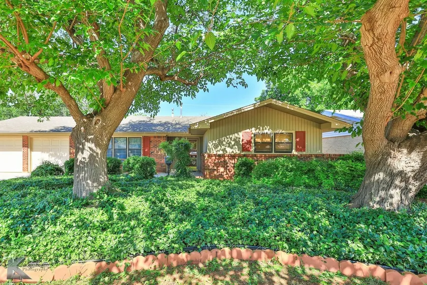 Ivy Lodge (Sleeps 8 | 5 Tvs) - Image 1