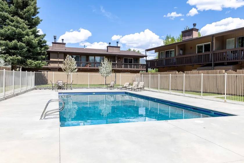 Walk Everywhere at the Relaxing Val D Sol Condo - Image 1
