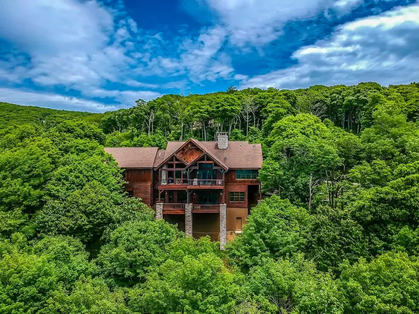 Crown Jewel Luxury 6br Blue Ridge Lodge w Unmatche - Image 1