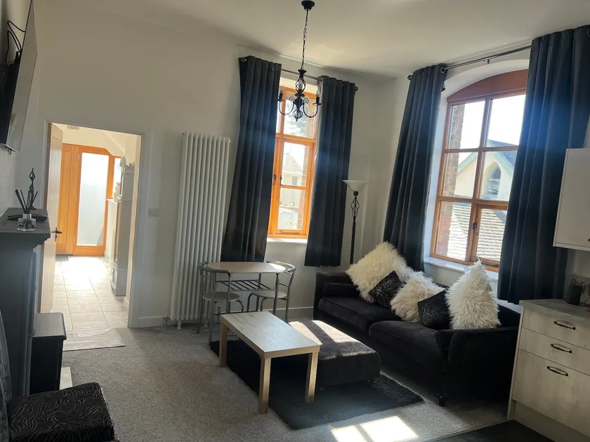 Barnstaple - Apartment- Sleeps 2 - Parking - Image 1
