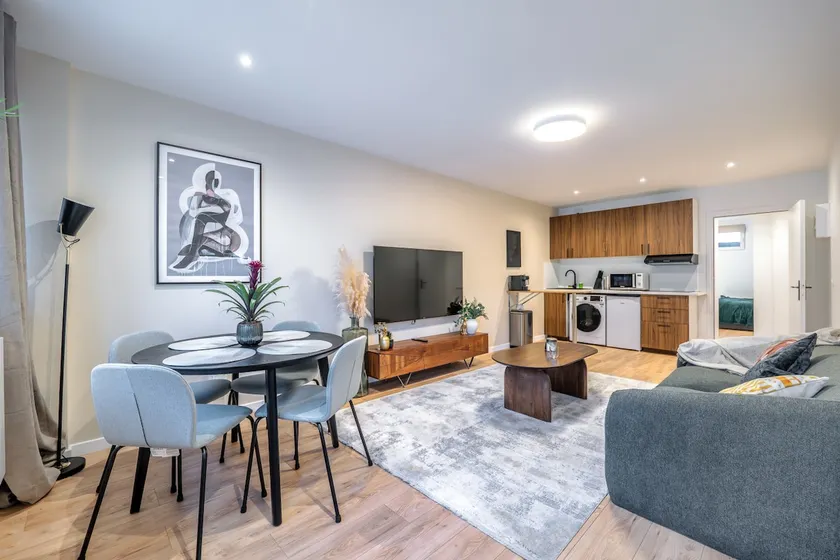Renovated apartment ~ Chatillon - Image 1