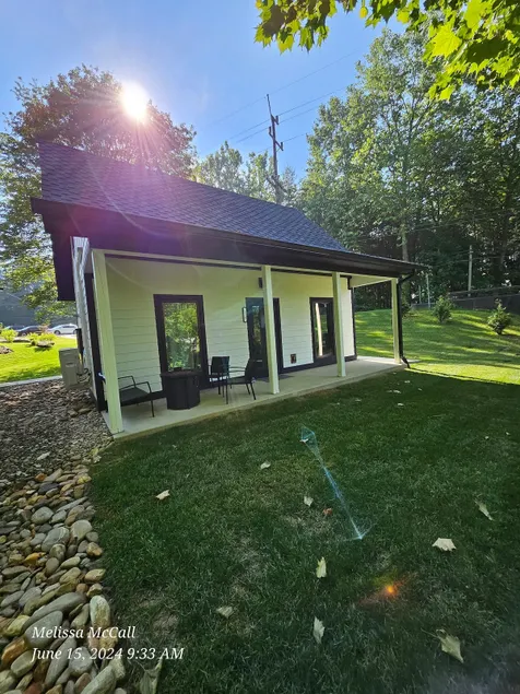 Life's Good Creek Side Retreat - Image 1