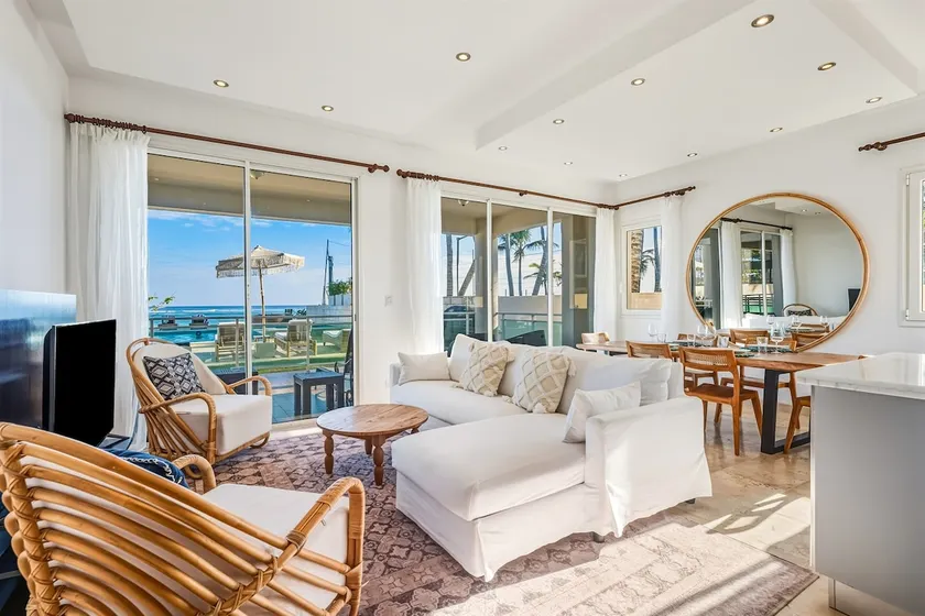 Oceanfront | King Bed, Pool & AC 102 - Image 1