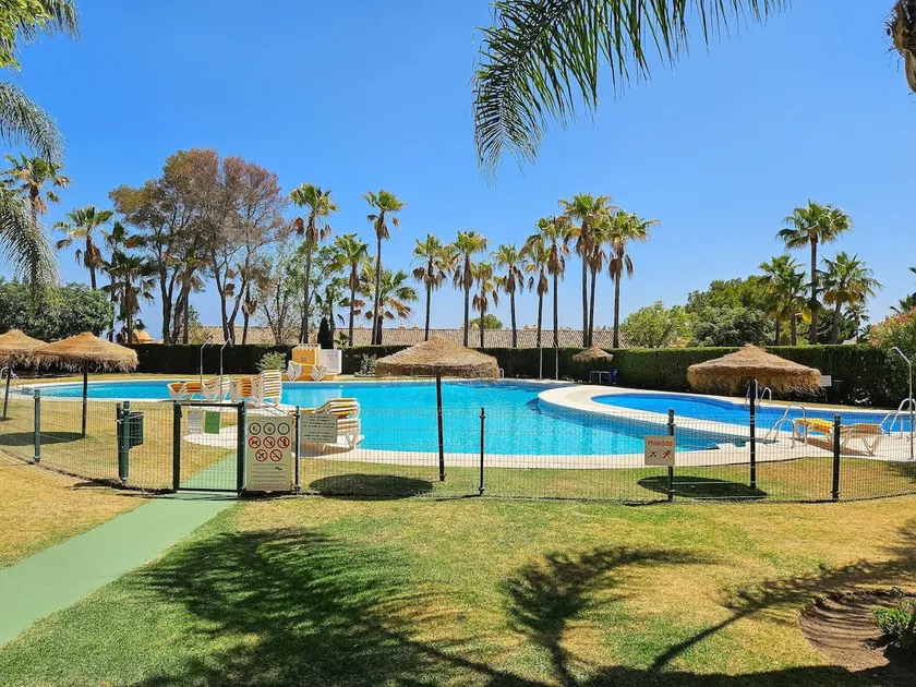 3 bedroom penthouse apartment in Calahonda - Image 1