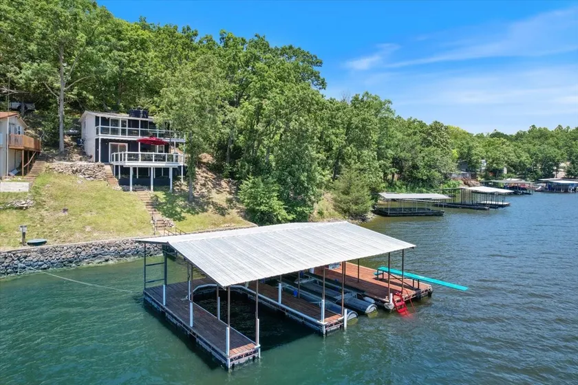 Lakefront, Hot Tub, Boat Slip, Wifi TVs, Firepit - Image 1