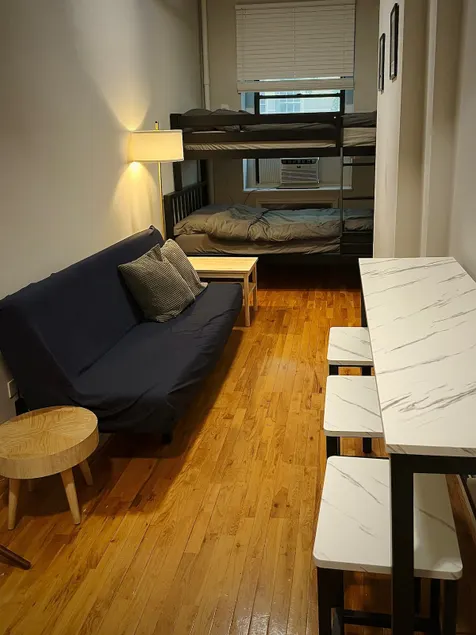 NYC Union Square Studio <Shared Bathroom> - Image 1