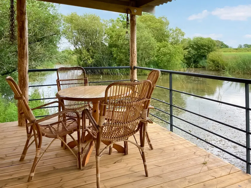Willow Lodge - Image 1