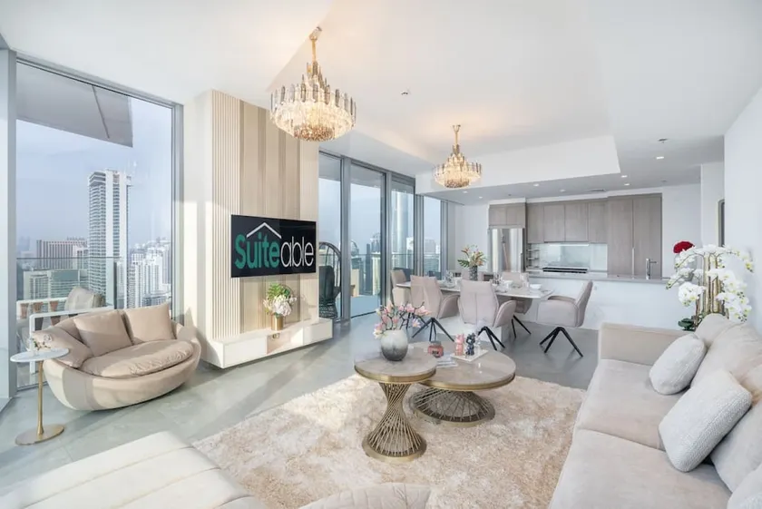 Luxury apartment 3 beds Marina view - Image 1