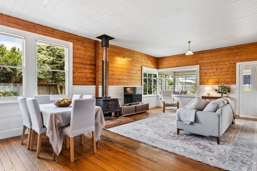 'Balmoral Cottage' A Kingston Beach Escape - Image 1