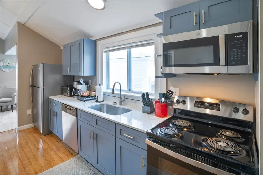 Couples Beach side condo getaway - Image 1