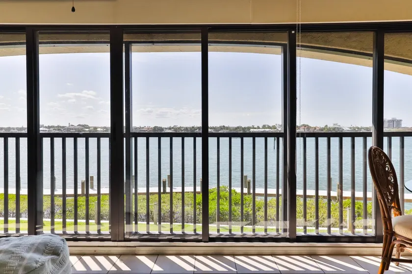 22 Riverfront Condo At Bouchelle Island - Image 1