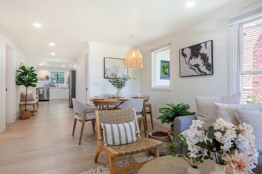 Stunning Space Needle, Downtown and Lake Union View - Modern Townhome + Parking - Image 1