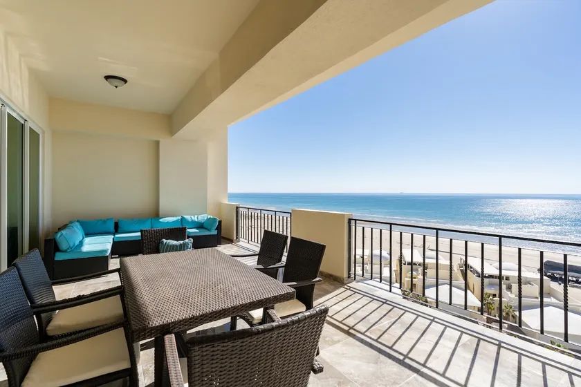 Luxury Penthouse, large furnished balcony, C30709 - Image 1