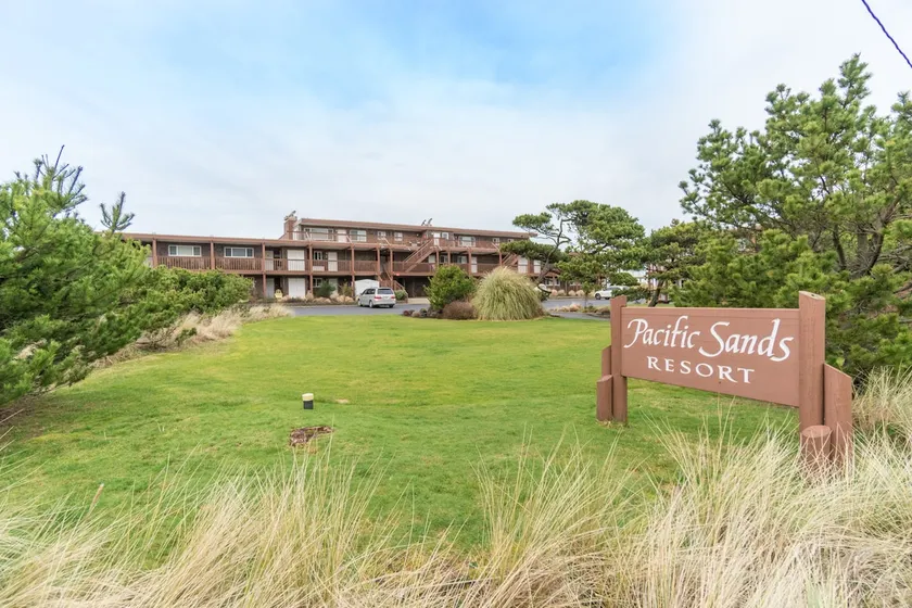 Oceanfront-Deck-2nd Floor-Pacific Sands Resort18 - Image 1