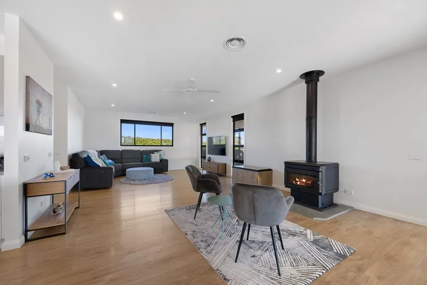 Opal - Mansfield - Sleeps 7 - Image 1