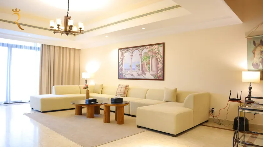 Corniche 3BR Haven - Elegant Seaside Living - Image 1