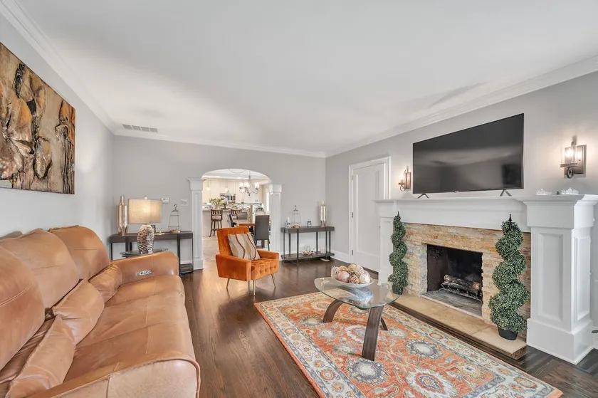 Serene & Charming 5br Des Plaines Getaway - Image 1