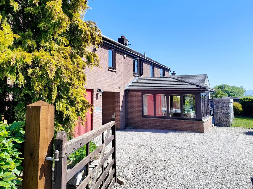 Yewtree House - Image 1
