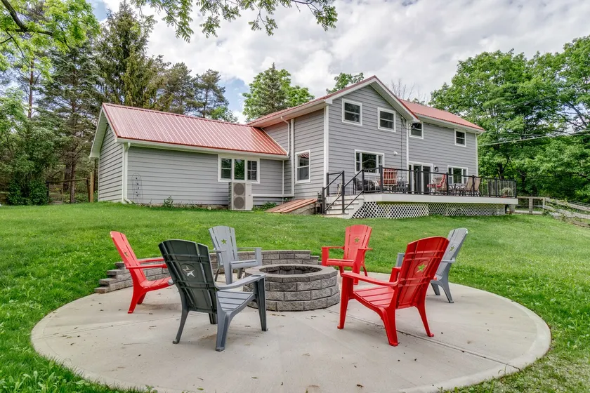 Boondock Retreat, pet friendly home with EV charge - Image 1