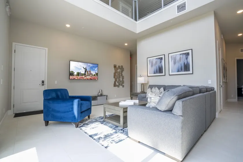 5-bedroom New Apartment near Disney and Universal - Image 1