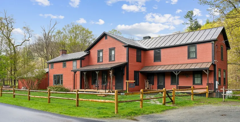 Six Ski Hill Home with Mountain Views, Pet-Friendl - Image 1