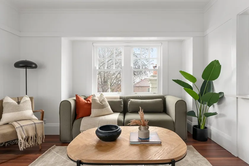 Cosy 2 bedroom apartment near Bondi Junction - Image 1
