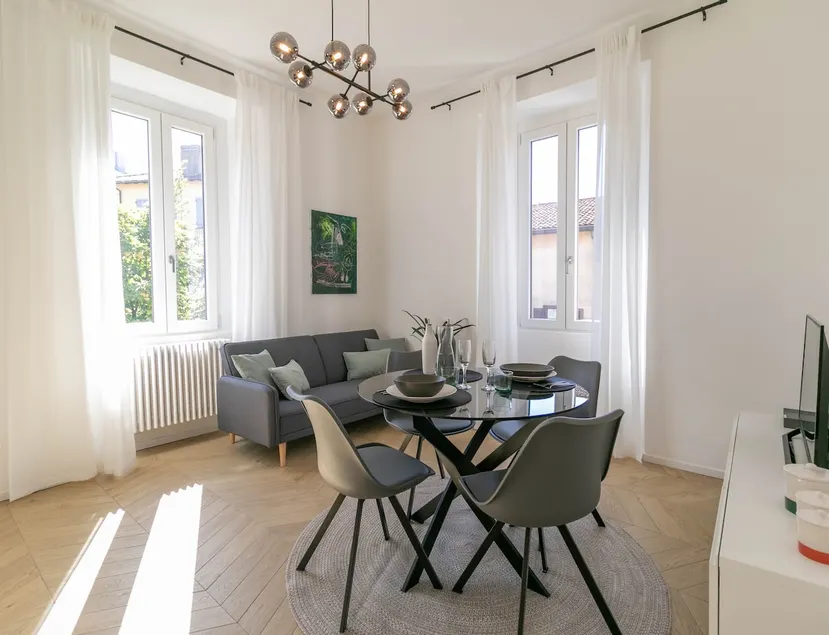 Lake River Apartment - Image 1