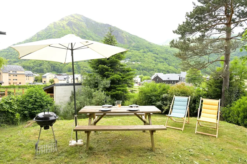 Les Isards Cottage Apartment - Image 1